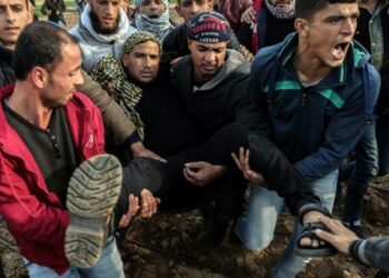 56 palestinos heridos por disparos del Ejército israelí