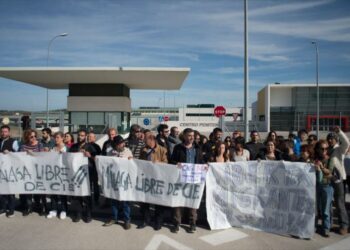 IU impulsa una comisión de investigación en el Congreso que aclare las responsabilidades por las “irregularidades y claroscuros” en la cárcel de Archidona y en la política migratoria del Gobierno del PP