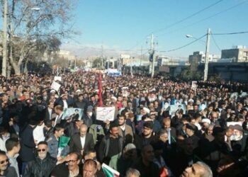 Iraníes marchan en todo el país en contra de las protestas violentas