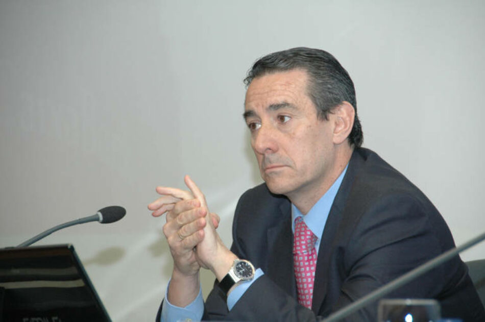 El director general de CaixaBank, Juan Antonio Alcaraz, asegura que «los desahucios son una leyenda urbana»
