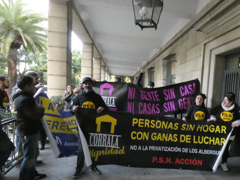 Concentración de apoyo a la Corrala Dignidad defiende la absolución de los activistas y apoya su labor social