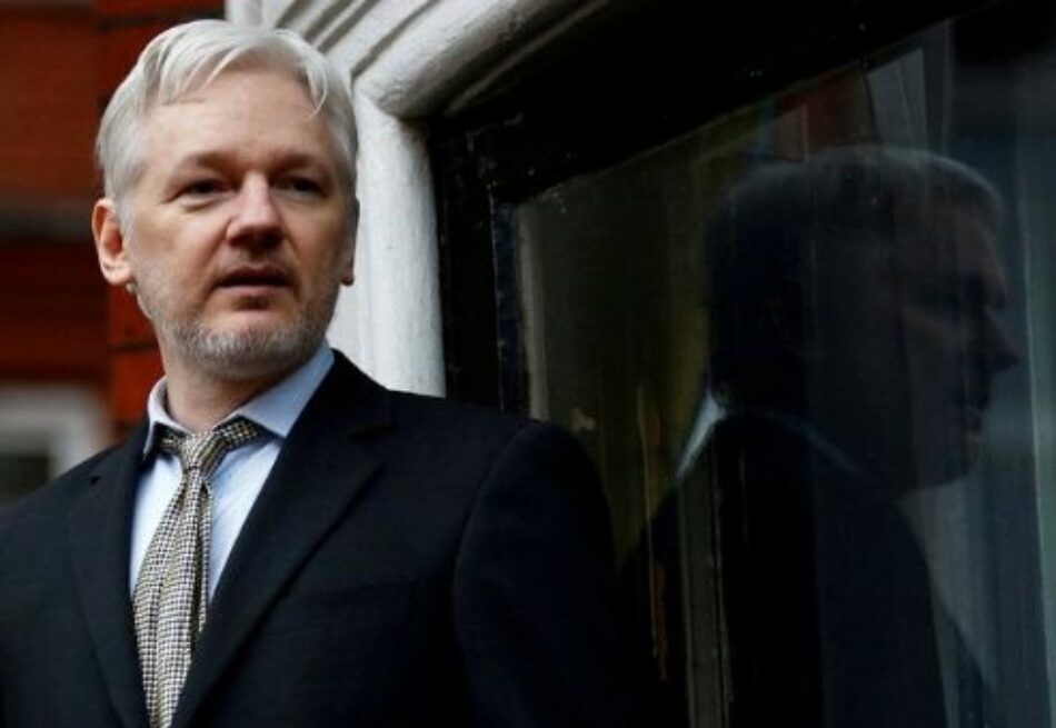 Reino Unido: Assange es libre si anula orden de detención