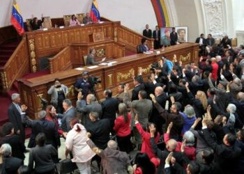 ANC venezolana convoca a presidenciales para primer cuatrimestre del año