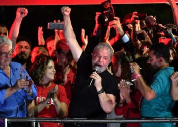 Brasil. Ante una multitud Lula confirmó su candidatura. “Tengo que decirle a la elite que vamos a volver”
