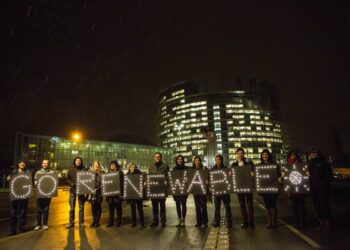 IU se abstiene en la propuesta del PE sobre renovables porque “la ausencia de objetivos nacionales vinculantes pone en peligro los acuerdos de París”