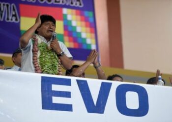 Evo critica «obsesión golpista» de Almagro contra Maduro