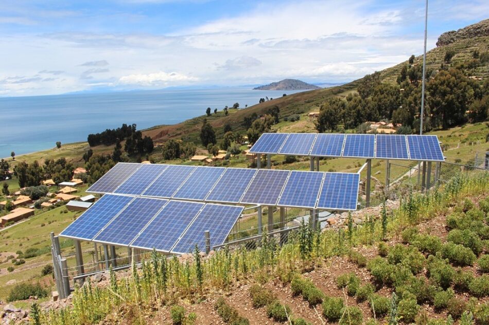 El Parlamento Europeo apuesta por aumentar las renovables y pide normas para ilegalizar abusos como el “Impuesto al sol” de España