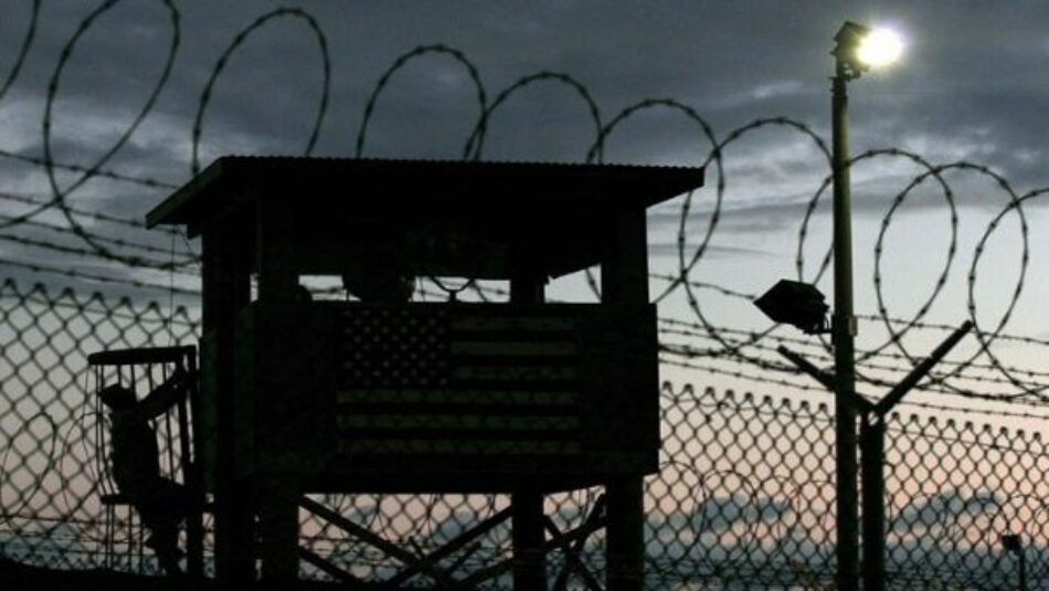 Revelan que Trump mantendrá abierta cárcel de Guantánamo