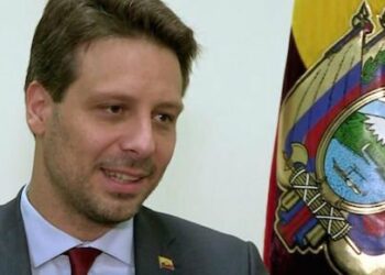 Embajador de Ecuador ante la ONU, Guillaume Long, renuncia a su cargo: «Me rehúso a ser cómplice del peligroso autoritarismo» de Lenín Moreno