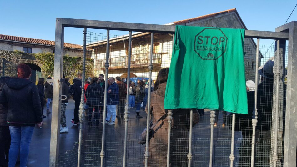 Conseguido el aplazamiento del desahucio de una familia en Gama (Cantabria)