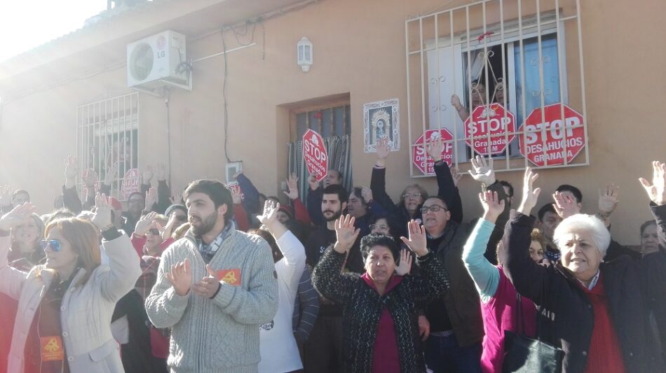 Parado, por tercera vez, el desahucio de Deifontes