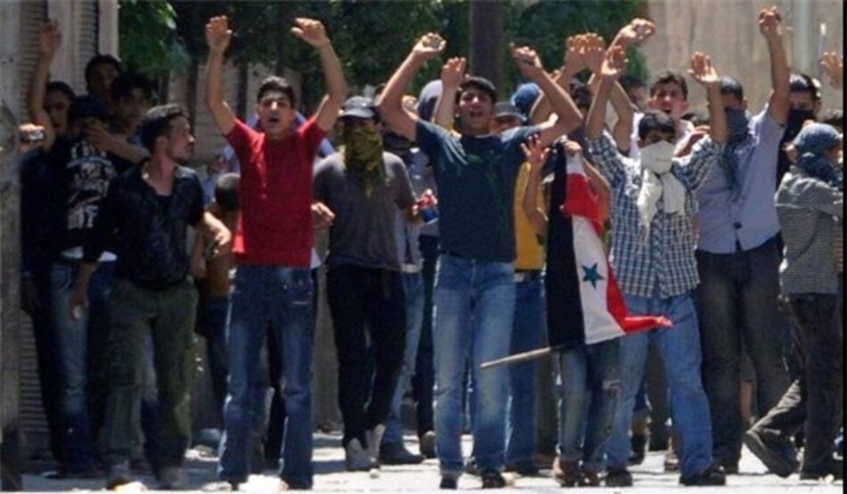 Manifestantes en la ciudad de Manbij piden la salida de las milicias kurdas de la ciudad