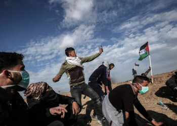 Nueve palestinos heridos en choques con las fuerzas de ocupación israelíes en el octavo viernes de la ira