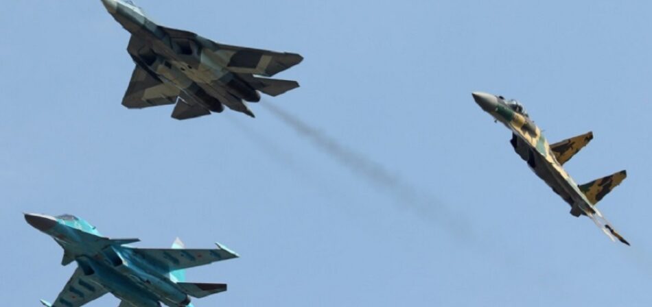 Aviación rusa bombardea intensamente posiciones terroristas en Abu Dhuhur