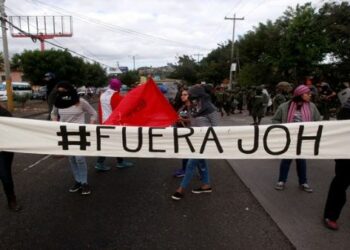 Hondureños protestan contra instalación del Parlamento