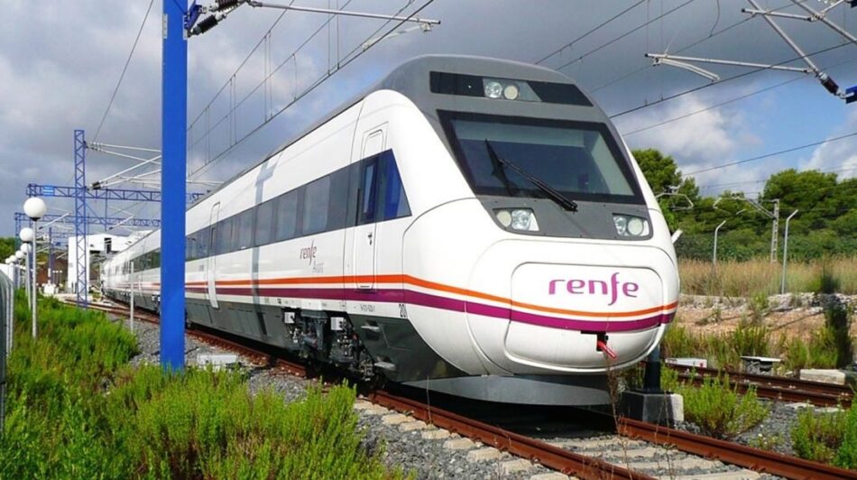FACUA Extremadura ve ridículo que Renfe cambie las llegadas como solución al retraso en la alta velocidad