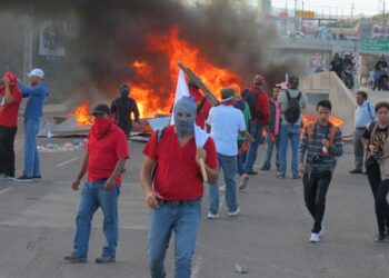 Honduras: Reprimen movilización contra investidura presidencial