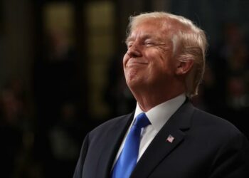 Senadores advierten a Trump que no puede atacar a Corea del Norte