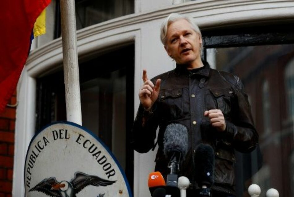 Justicia británica decide si anula orden para detener a Assange