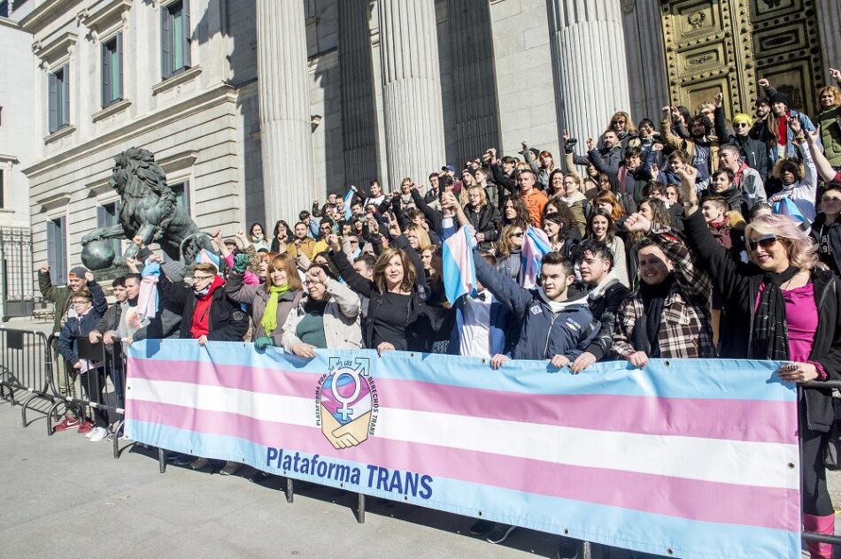 La defensa de los derechos de las personas transexuales llega al Congreso gracias a una ley pionera del Grupo Parlamentario Confederal