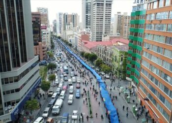 Bolivia. Ministerios, las y los estudiantes y legislador@s se suman al “banderazo” en apoyo a la demanda por el acceso al mar