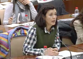Carmen Molina defiende en Fomento el refuerzo de la red ferroviaria y las inversiones “que sirvan para recuperar lo que se ha dejado morir”