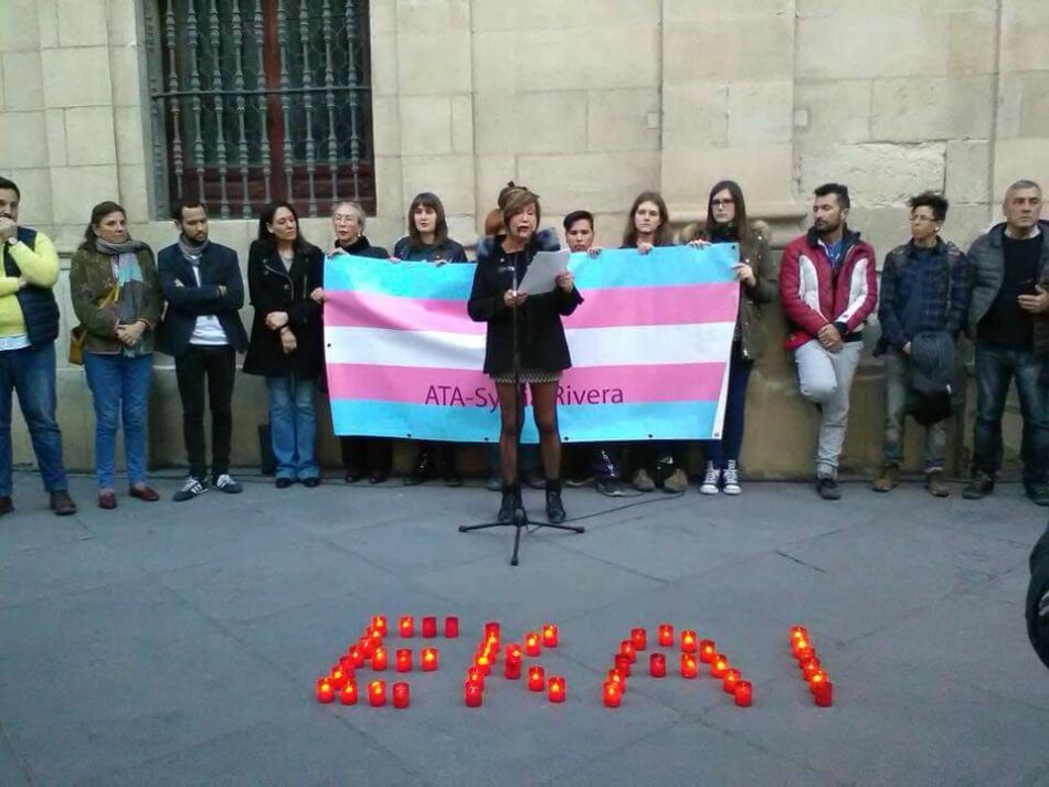 En Sevilla más de un centenar de personas muestra su dolor y rabia por Ekay joven trans suicidado en Ondarroa