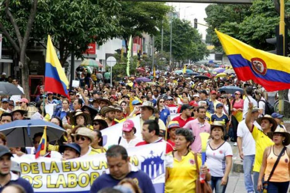 Comienza paro de maestros en Colombia