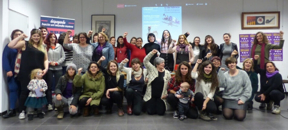 Caminando hacia la Huelga Feminista: «Con el Feminismo en los Talones»