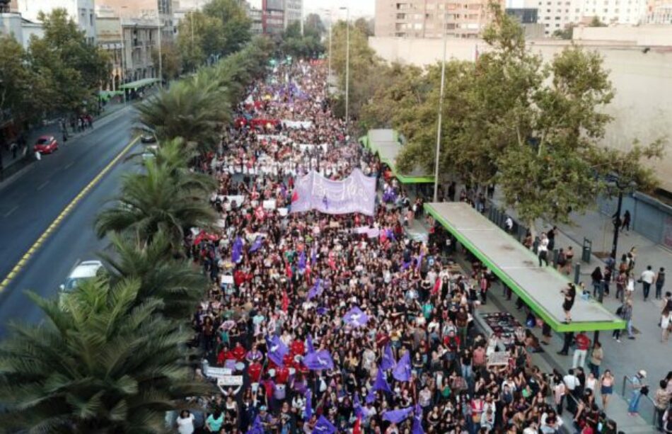 Chile. Miles de mujeres marchan en Santiago por el Día Internacional de la Mujer