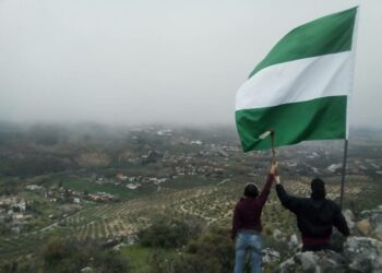 El «Cerro Libertad» resiste el intento de desalojo con la solidaridad y apoyo de las «Interbrigadas»