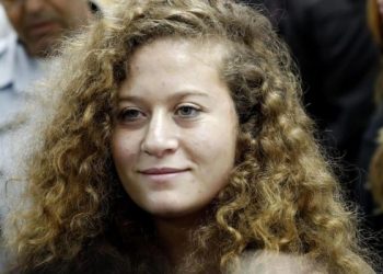 Tribunal militar israelí prolonga cárcel sin juicio para la joven activista palestina Ahed Tamimi