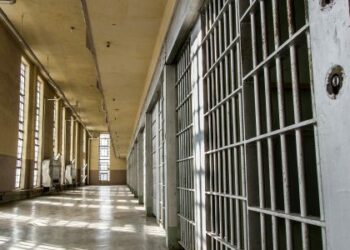 Más de 100 catedráticas/os de derecho penal firman un manifiesto contra la prisión permanente revisable