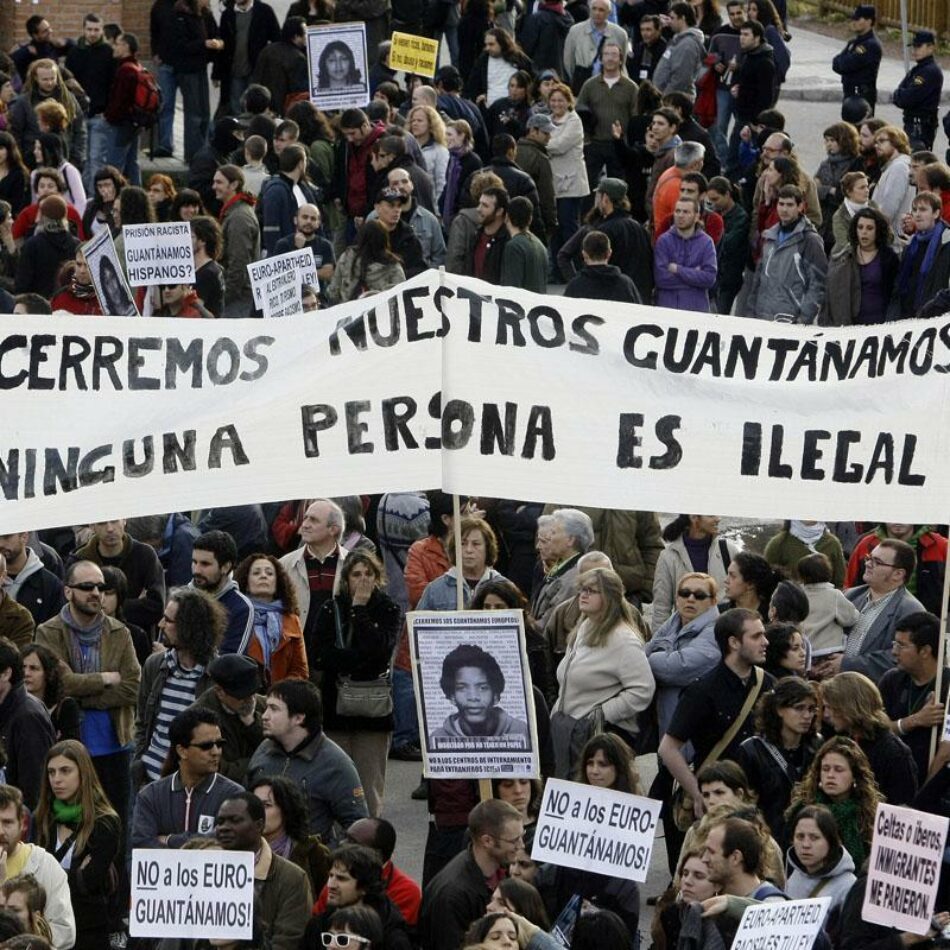 García Sempere reprocha en el Congreso a Interior que ha convertido los CIE en “los principales ‘agujeros negros’ de la democracia”