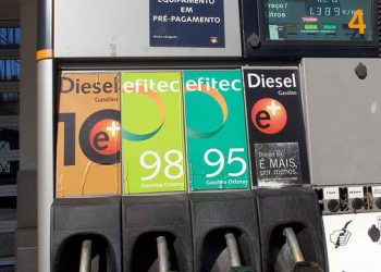 El diésel se sitúa en una media de 1,85 euros, un 46% más caro que hace un año