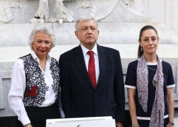 México: López Obrador comienza la campaña presidencial con ventaja