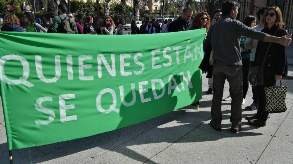 La lucha por la estabilidad del profesorado interino paraliza la actividad docente en Andalucía