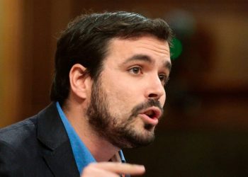 Garzón denuncia que desde el Gobierno del PP “actúan como mercenarios al servicio de los fondos de inversión” con su nuevo Plan de Vivienda