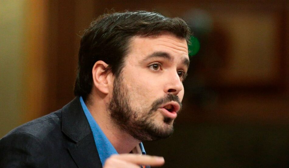 Garzón denuncia que desde el Gobierno del PP “actúan como mercenarios al servicio de los fondos de inversión” con su nuevo Plan de Vivienda