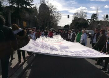 La Marea Blanca rodea el hospital universitario Niño Jesús para protestar contra el estado de la sanidad pública