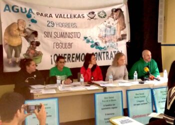 Colectivos sociales presentan un convenio para la regularización del agua en 5 bloques con familias realojadas por la PAH