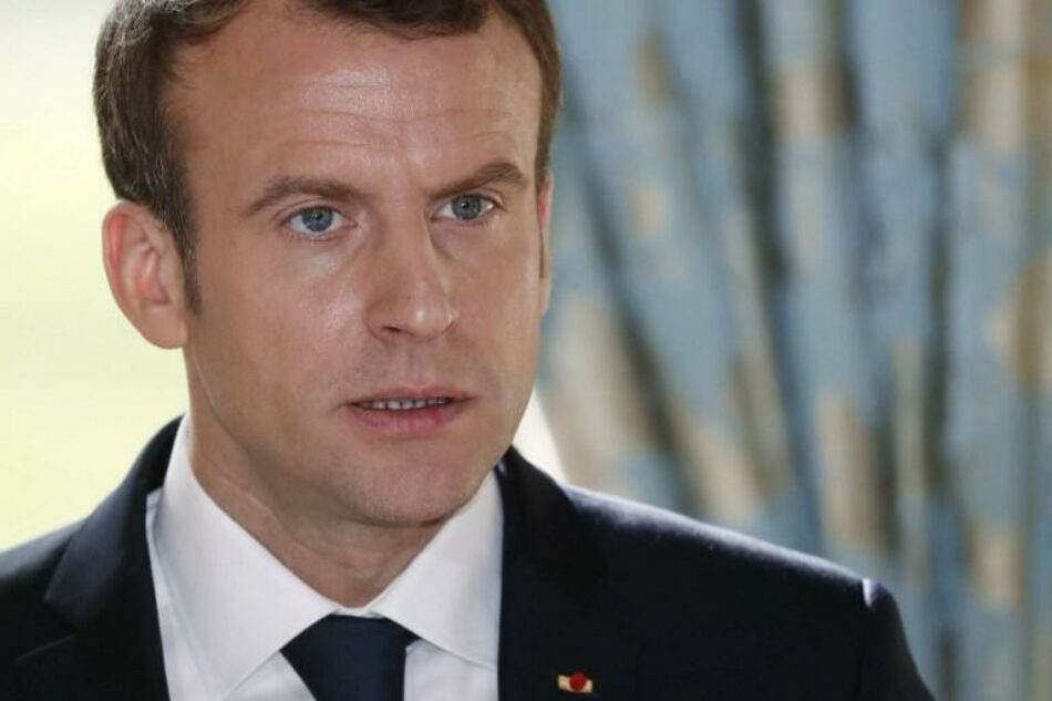 Emmanuel Macron se reúne con una delegación de las milicias kurdas