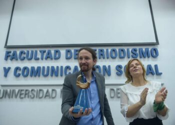 Iglesias evoca la «dignidad de los exiliados» al recibir pablo iglesias ha recibido el Premio Rodolfo Walsh de la Facultad de Periodismo y Comunicación Social de la Universidad Nacional de La Plata (Argentina)