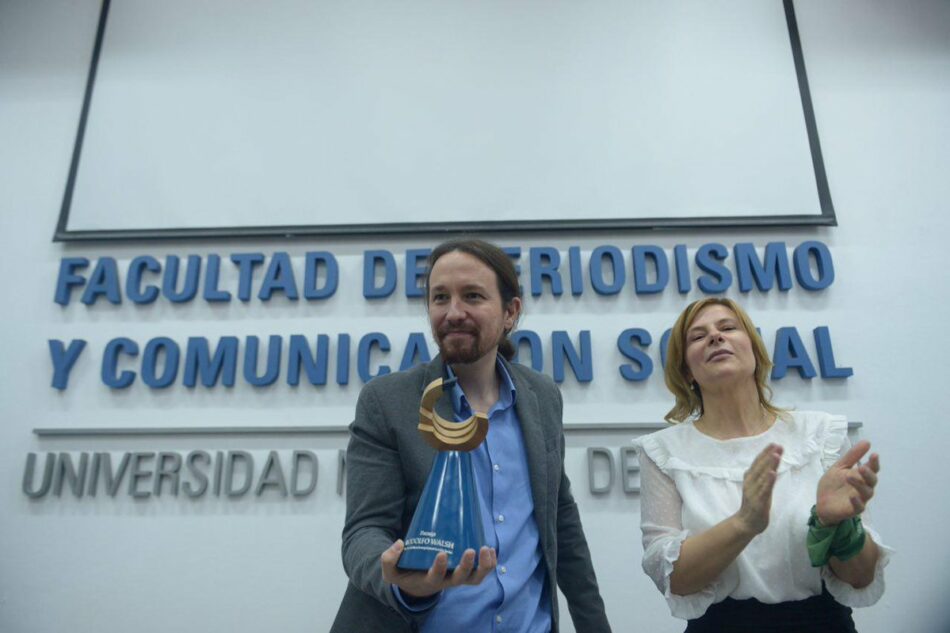 Iglesias evoca la «dignidad de los exiliados» al recibir pablo iglesias ha recibido el Premio Rodolfo Walsh de la Facultad de Periodismo y Comunicación Social de la Universidad Nacional de La Plata (Argentina)