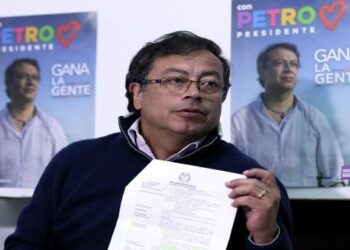 Gustavo Petro denuncia atentado durante caravana en Colombia
