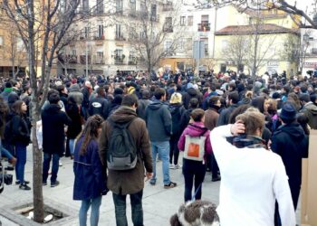 Concentración multitudinaria en Lavapiés para protestar contra la actuación policial tras la muerte de Mame Mbaye