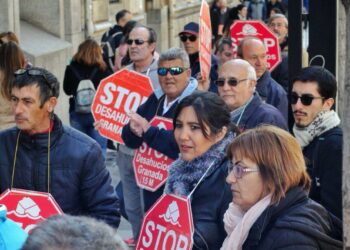 Una activista y afectada de Stop Desahucios 15M Granada es condenada a pagar 600 euros de sanción por asistir a un desahucio