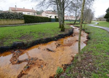 Aldea Viva critica a la Xunta de Galicia por su soporte a la Cámara Oficial Mineira, que apoya el proyecto de Touro