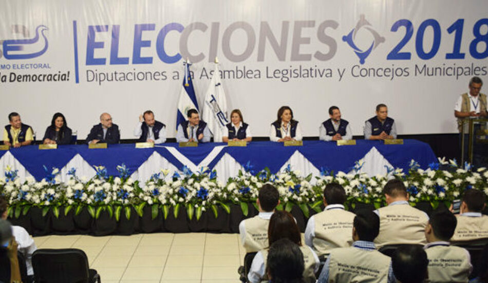 El Salvador: Sin datos oficiales, con una abstención que ronda el 67%, la derecha aventaja al FMLN en las legislativas