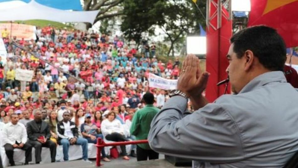 Presidente Maduro llama a venezolanos a defender el bolívar